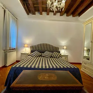https://furlani-house-1.hotelslidodijesolo.com