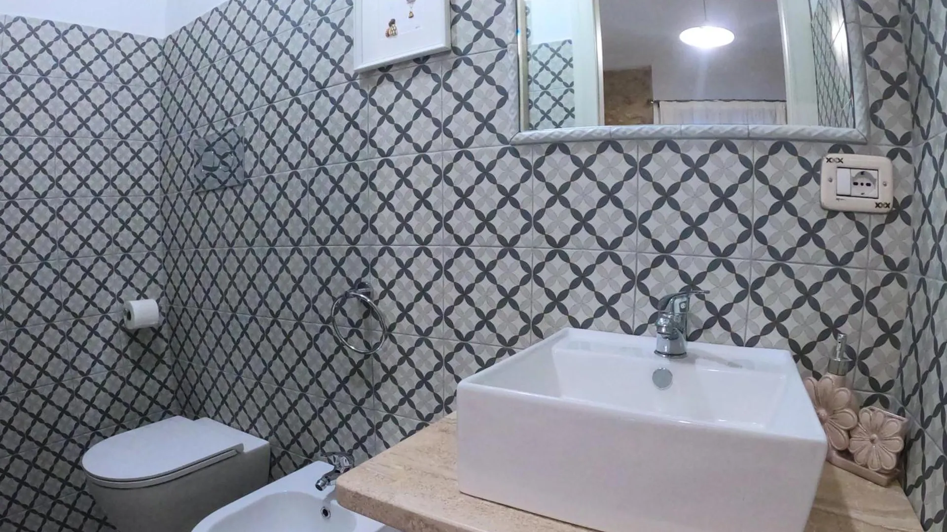Apartment Dommu De Nannai Moro: Camera Con Bagno E Balcone Baunei